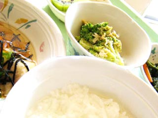 まごころ込めた、温かな食事を提供します